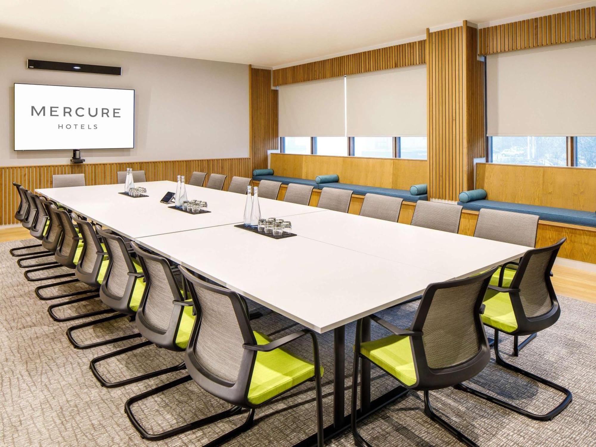 Mercure Centre Hotel 4*
